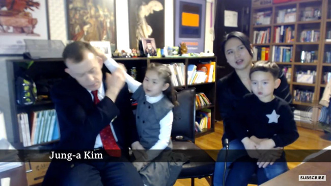 Gia đình chồng giáo sư, vợ Hàn Quốc từng gây sốt với màn phá đám của con trẻ khi đang phỏng vấn bất ngờ xuất hiện trở lại bá đạo hơn - Ảnh 7.