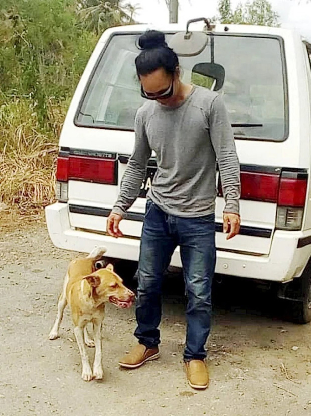 Sợ lây Covid-19 cho mọi người, chàng trai cùng chú chó của mình cuốc bộ quãng đường dài 120 km để về nhà - Ảnh 2.