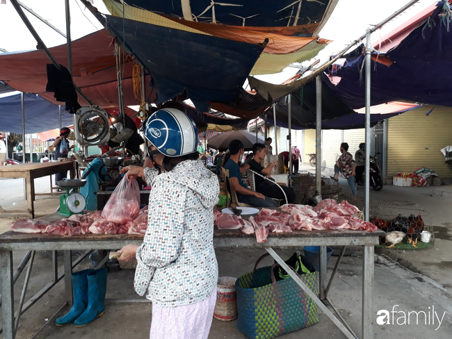 Chủ nhật 10/5: Giá thịt lợn tại các chợ dân sinh vẫn cao, người tiêu dùng đỏ mắt mong ngày giảm giá - Ảnh 2.