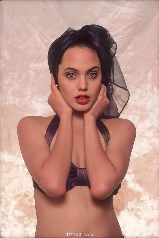 Loạt ảnh thời bé đến thiếu nữ của Angelina Jolie gây sốt  trở lại, nhan sắc của đại mỹ nhân Hollywood trong quá khứ có gì mà hot vậy? - Ảnh 4.