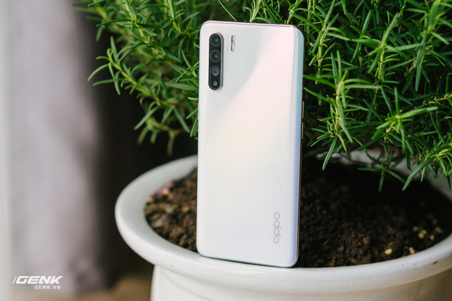 Thử chơi game nặng thiết lập cao nhất trên OPPO Reno3 - Ảnh 2.