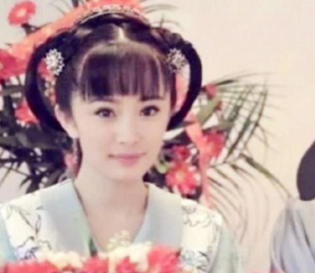 Năm 20 tuổi nhan sắc Dương Mịch xinh đẹp nhường này, bảo sao trở thành mỹ nhân đào hoa nức tiếng Cbiz - Ảnh 1.