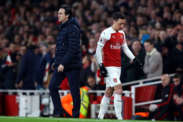 Unai Emery: Ozil nên tự nhìn lại bản thân mình - Ảnh 1.