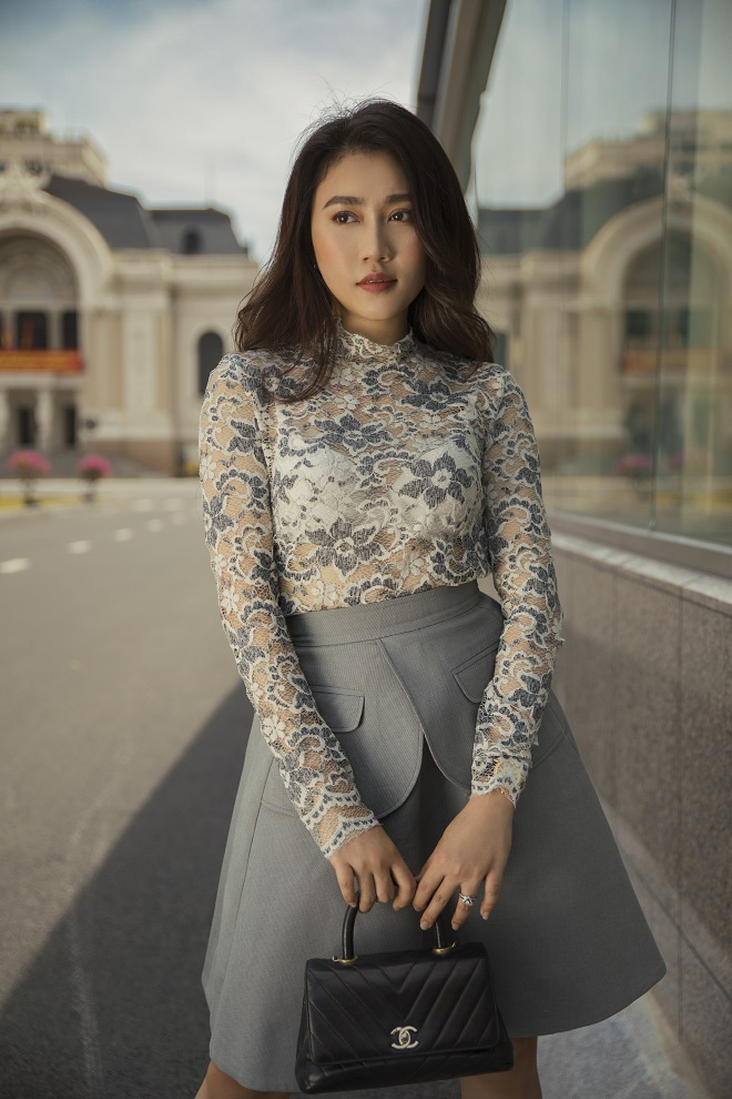 Huỳnh Hồng Loan xinh đẹp, nổi bật với thời trang dạo phố - Ảnh 10.