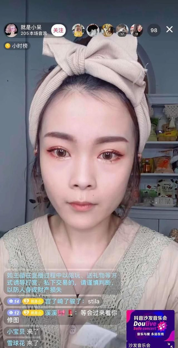 Hot girl Tik Tok để lộ nhan sắc già nua trên livestream, fan khóc ròng: Lại bye bye thêm một nữ thần - Ảnh 7.