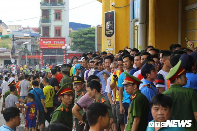 10.000 người được vào xem trận Nam Định vs HAGL ở Thiên Trường - Ảnh 2.