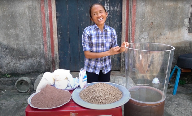 Dù tự nhận thất bại khi làm trà sữa trân châu phiên bản 50 lít, Bà Tân Vlog vẫn được dân mạng bái phục vì một điểm rất xuất sắc - Ảnh 2.