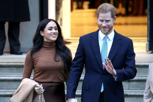 Vợ chồng Meghan Markle sẽ không quay lại hoàng gia Anh sau 1 năm thử nghiệm cuộc sống mới - Ảnh 1.