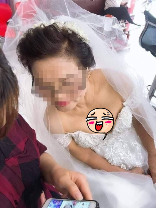 Cô dâu 75 tuổi vẫn sexy chụp ảnh cưới với chú rể 34: Câu chuyện thực sự đằng sau tấm ảnh cưới đang được bàn tán khắp MXH - Ảnh 4.
