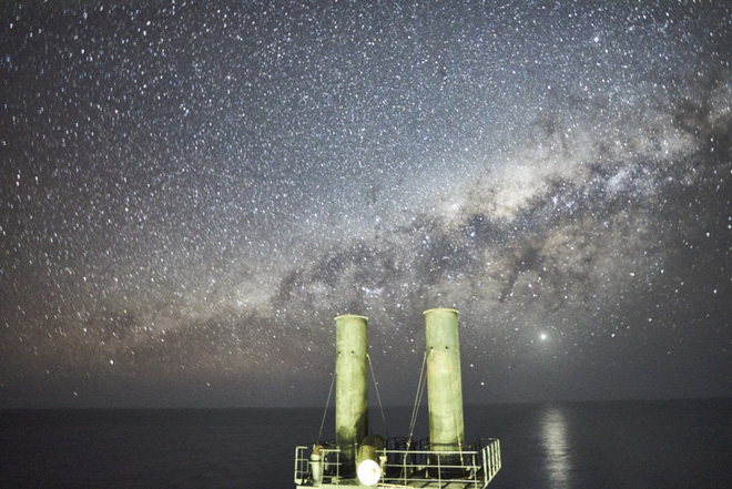 Theo đuổi đam mê chụp ảnh thiên văn trên tàu chở hàng giữa biển khơi bao la - Ảnh 6.