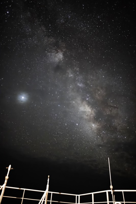 Theo đuổi đam mê chụp ảnh thiên văn trên tàu chở hàng giữa biển khơi bao la - Ảnh 7.