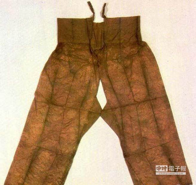 Vì nguyên do gì mà nữ nhân cổ đại không được phép mặc quần nội y, đến thời nhà Hán lại thịnh hành mốt quần không đáy? - Ảnh 2.