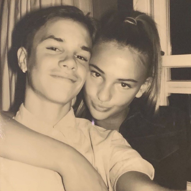 Quý tử sinh năm 2002 nhà Beckham gửi lời yêu thương tới bạn gái cao 1m77 trên trang cá nhân: Hóa ra đôi trẻ đã bên nhau được tròn 1 năm rồi - Ảnh 1.