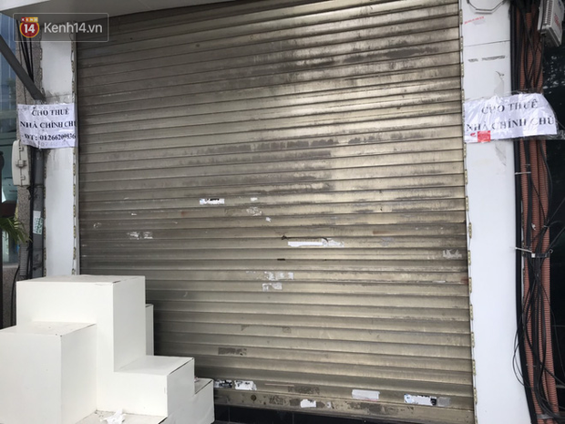  Phố kinh doanh sầm uất tại Hà Nội đồng loạt đóng cửa treo biển sang nhượng, cho thuê cửa hàng do ảnh hưởng bởi dịch COVID-19  - Ảnh 12.