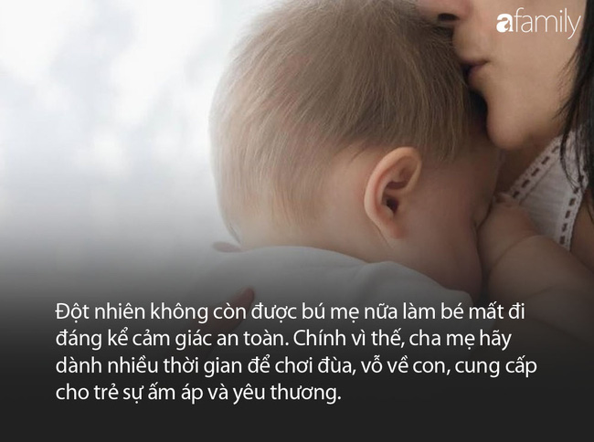 Cậu bé 10 tuổi lao vào mẹ vạch áo đòi bú bằng được, còn người mẹ chỉ đành bất lực vì không cai nổi sữa cho con - Ảnh 4.