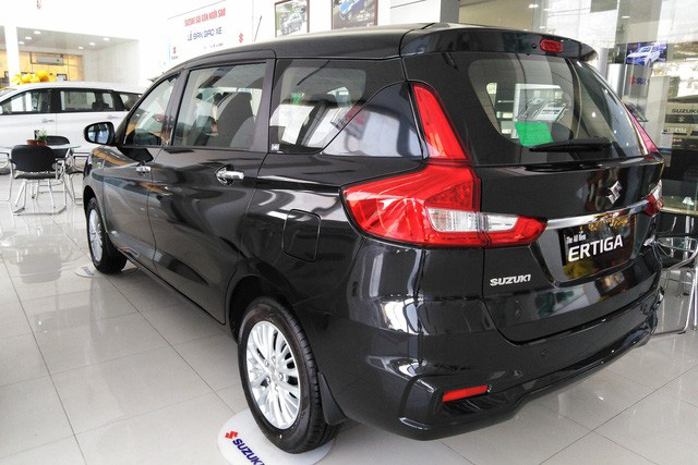 Thiếu xe mới nhưng thừa hàng tồn, Suzuki Ertiga giảm giá kỷ lục, rẻ hơn Mitsubishi Xpander cả trăm triệu đồng - Ảnh 2.