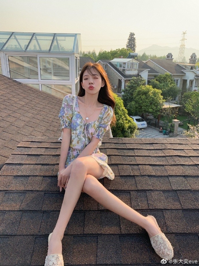 Vừa mở lại tính năng bình luận sau lùm xùm ngoại tình với chủ tịch Taobao, hotgirl cướp chồng khiến dân mạng hoang mang với số lượng người động viên và ủng hộ - Ảnh 2. Vừa mở lại tính năng bình luận sau lùm xùm ngoại tình với chủ tịch Taobao, hotgirl cướp chồng khiến dân mạng hoang mang với số lượng người động viên và ủng hộ - Ảnh 2.