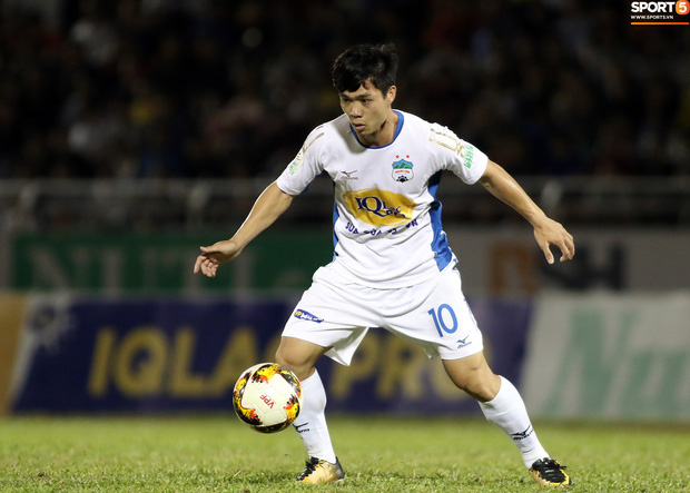 C&ocirc;ng Phượng: Hợp đồng &acirc;n t&igrave;nh d&agrave;i kỷ lục nhưng nghiệp dư với HAGL v&agrave; c&aacute;i gi&aacute; ảo tr&ecirc;n thị trường chuyển nhượng - Ảnh 1.