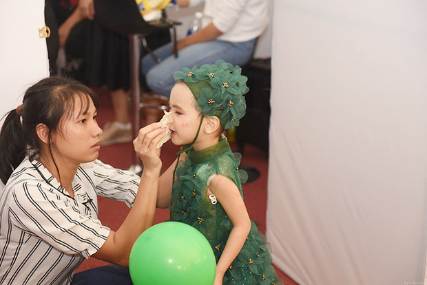 Bé Hà My - mẫu nhí 4 tuổi bị ung thư từng được hoa hậu HHen Niê bế trên sàn catwalk khiến bao người rơi nước mắt đã qua đời - Ảnh 6.