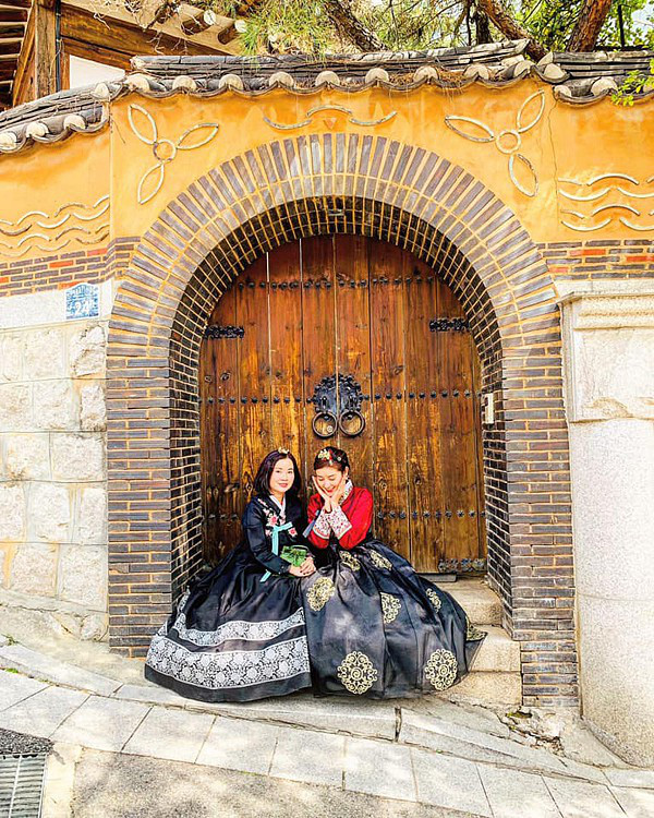 Khi mẹ của các sao Việt sở hữu ngoại hình cực phẩm chẳng kém con gái: Mẹ Angela Phương Trinh chuẩn mỹ nhân từ gương mặt đến body, nhìn làn da của mẹ Huyền My mà ghen tị - Ảnh 10. Khi mẹ của các sao Việt sở hữu ngoại hình cực phẩm chẳng kém con gái: Mẹ Angela Phương Trinh chuẩn mỹ nhân từ gương mặt đến body, nhìn làn da của mẹ Huyền My mà ghen tị - Ảnh 10.