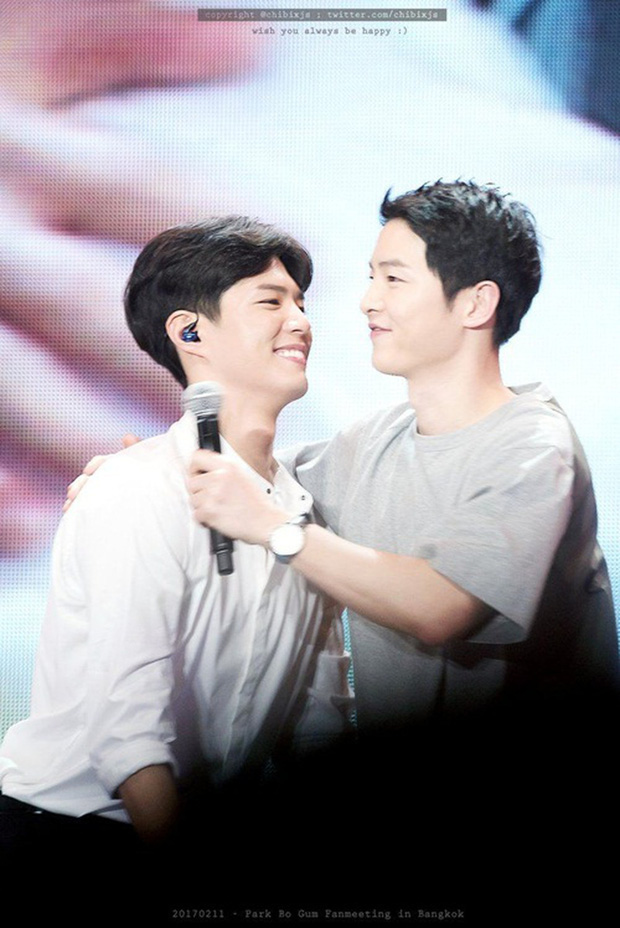 Quan hệ kỳ lạ của Song Joong Ki - Park Bo Gum: Như anh em ruột khóc vì nhau, dự cả đám cưới nhưng khác hẳn sau vụ ly dị? - Ảnh 7.