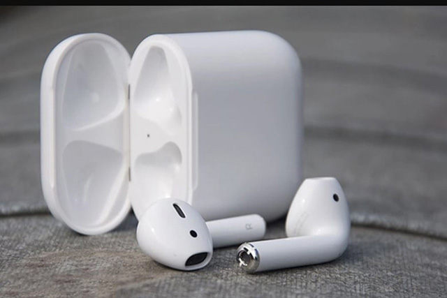  Tránh đặt hết trứng vào giỏ Trung Quốc, Apple sẽ sản xuất hàng triệu AirPods ở Việt Nam  - Ảnh 1.