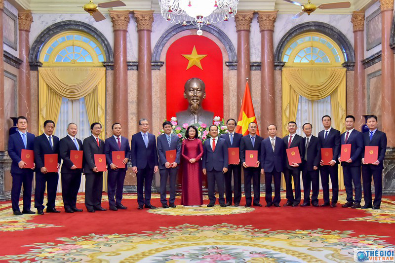 Chân dung 12 Đại sứ mới được Chủ tịch nước bổ nhiệm - Ảnh 1. Chân dung 12 Đại sứ mới được Chủ tịch nước bổ nhiệm - Ảnh 1.