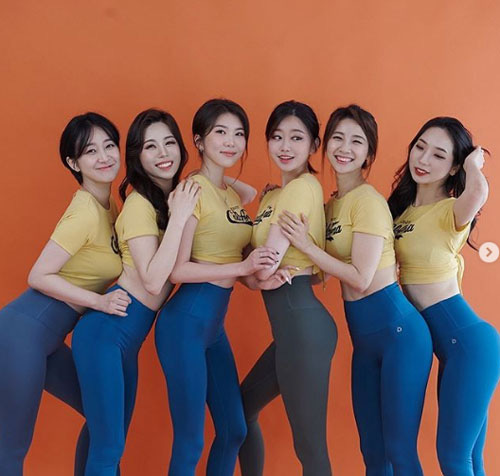 Huấn luyện viên đẹp như thiên thần, thu hút vô số học viên - Ảnh 1. Huấn luyện viên đẹp như thiên thần, thu hút vô số học viên - Ảnh 1.