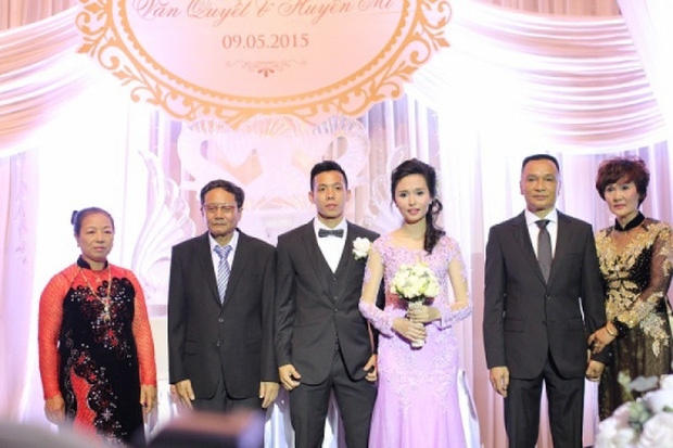 Hội cầu thủ 24, 25 tuổi qu&aacute; kh&eacute;o chọn vợ: Kh&ocirc;ng phải &aacute;i nữ cựu chủ tịch th&igrave; cũng l&agrave; rich kid du học l&agrave;m cho c&ocirc;ng ty gia đ&igrave;nh - Ảnh 9.