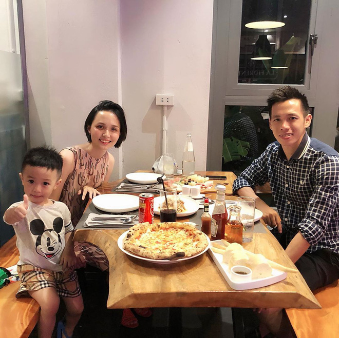 Hội cầu thủ 24, 25 tuổi qu&aacute; kh&eacute;o chọn vợ: Kh&ocirc;ng phải &aacute;i nữ cựu chủ tịch th&igrave; cũng l&agrave; rich kid du học l&agrave;m cho c&ocirc;ng ty gia đ&igrave;nh - Ảnh 10.