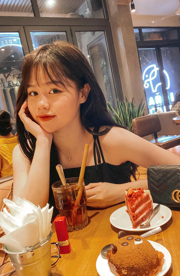 Bạn gái Quang Hải giải thích khi bị dân tình bắt lỗi sai chính tả cơ bản vì xa Việt Nam 12 năm, đang nắm bắt lại đây - Ảnh 1. Bạn gái Quang Hải giải thích khi bị dân tình bắt lỗi sai chính tả cơ bản vì xa Việt Nam 12 năm, đang nắm bắt lại đây - Ảnh 1.