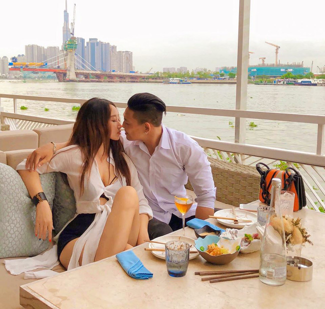 Cặp đôi đơn thân có vóc dáng cực phẩm và câu chuyện vì sức hút lạ kỳ từ những tấm ảnh bình thường mà đến với nhau rồi không dứt ra nổi - Ảnh 5. Cặp đôi đơn thân có vóc dáng cực phẩm và câu chuyện vì sức hút lạ kỳ từ những tấm ảnh bình thường mà đến với nhau rồi không dứt ra nổi - Ảnh 5.