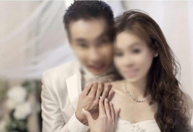 Bất ngờ gặp chồng dẫn người tình đi mua nhẫn, vợ thản nhiên như không nhưng động thái phía sau của cô mới thật sự khiến anh sốc ngất - Ảnh 1.