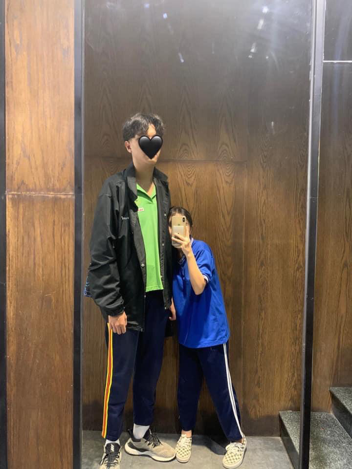 H&agrave;i hước chuyện t&igrave;nh cặp đ&ocirc;i chị em lệch chiều cao đến 42 cm, đi đ&acirc;u cũng bị hiểu nhầm l&agrave;&hellip;ch&uacute; ch&aacute;u - Ảnh 4.