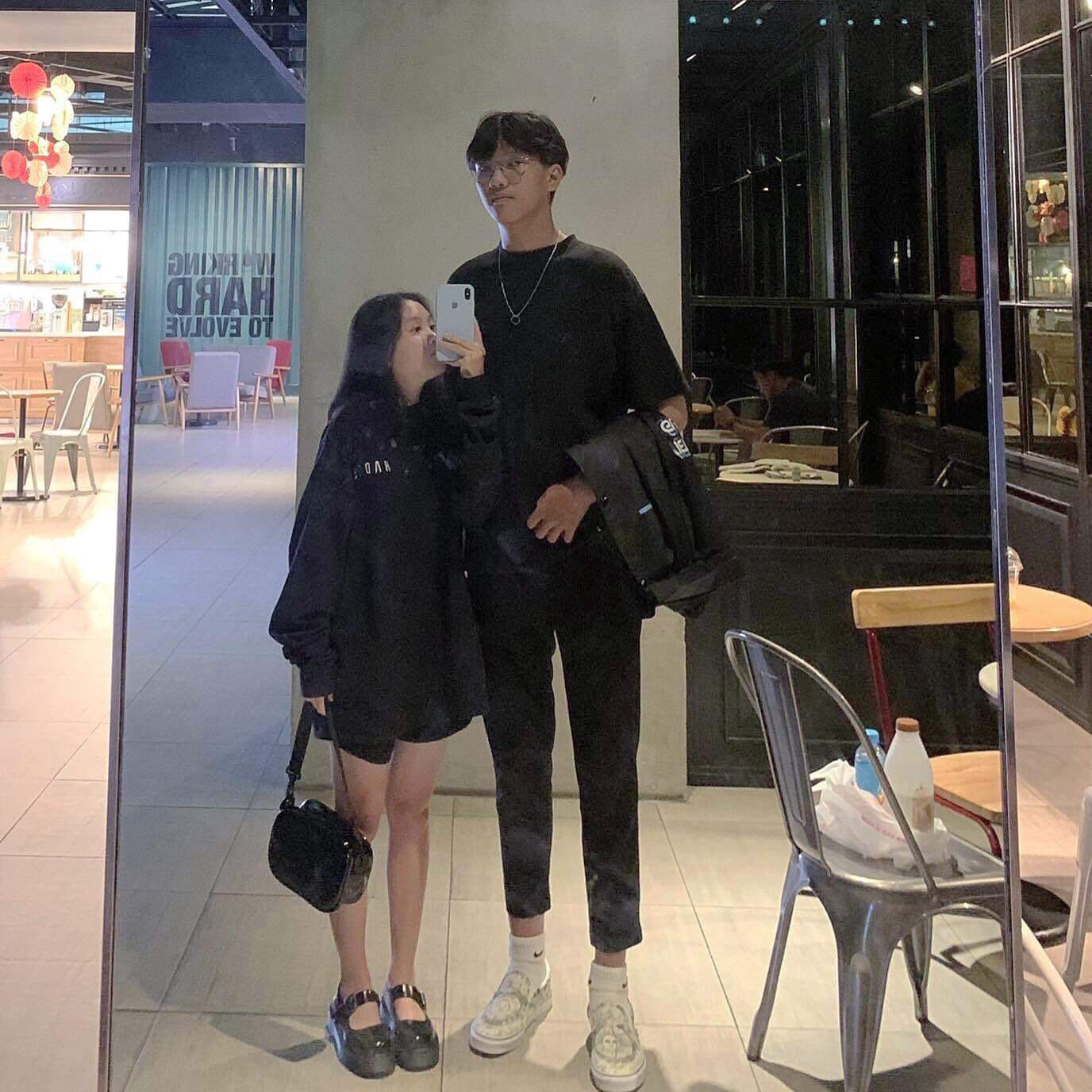 H&agrave;i hước chuyện t&igrave;nh cặp đ&ocirc;i chị em lệch chiều cao đến 42 cm, đi đ&acirc;u cũng bị hiểu nhầm l&agrave;&hellip;ch&uacute; ch&aacute;u - Ảnh 5.