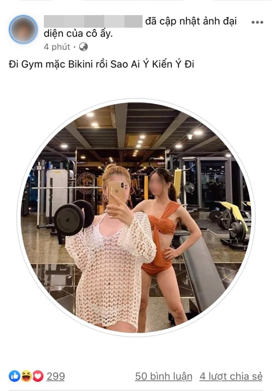 Hai cô gái selfie ở phòng gym khiến dân tình xuýt xoa, nhưng soi đến bộ bikini hở hang thì hội chị em nóng máu vô cùng - Ảnh 2.