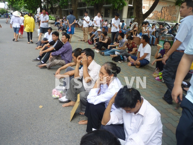 Một ngày "vật vã" như bao ngày tại Bệnh viện Bạch Mai 10