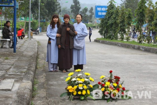 Nhà sư "nhất bộ nhất bái" chuẩn bị lên núi Yên Tử 5