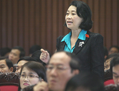 Bà Hoàng Yến bị bãi nhiệm tư cách đại biểu Quốc hội