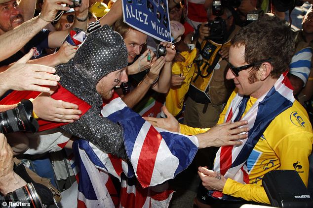 bradley-wiggins-tao-nen-lich-su-tai-tour-de-france-2012