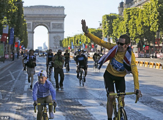 bradley-wiggins-tao-nen-lich-su-tai-tour-de-france-2012