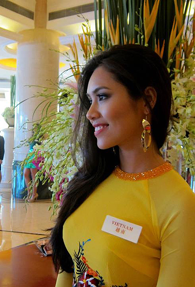 hoang-my-mac-ao-dai-du-tiec-tu-thien-miss-world