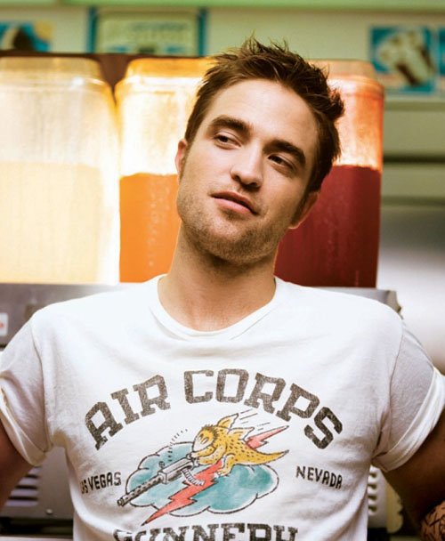 robert-pattinson-buon-chan-an-minh-tai-london