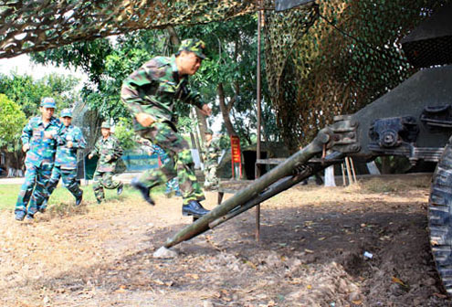 tap-danh-dich-tien-cong-hoa-luc-duong-khong