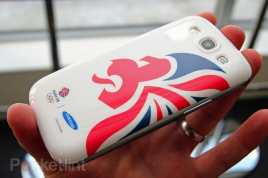 ngam-bo-doi-galaxy-s-iii-do-phong-cach-olympic