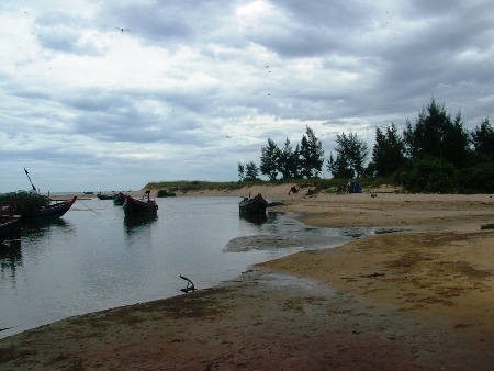 cua-song-bi-boi-lap-hang-tram-tau-ca-bo-vo