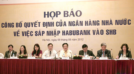 chu-tich-habubank-hoi-tiec-cung-phai-dung-cam-sap-nhap