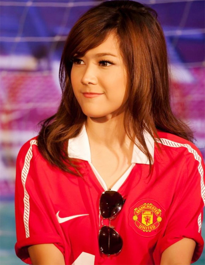 fan-nu-nguoi-thai-cua-man-united-gay-bao-trong-cong-dong-mang