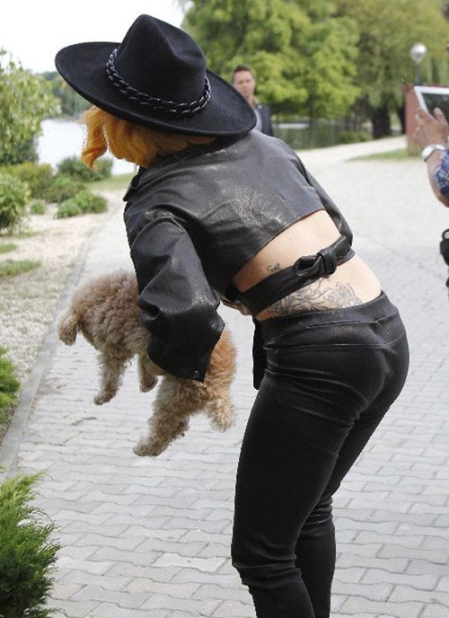 lady-gaga-dao-choi-cong-vien-cung-chu-cun-cung-fozzi