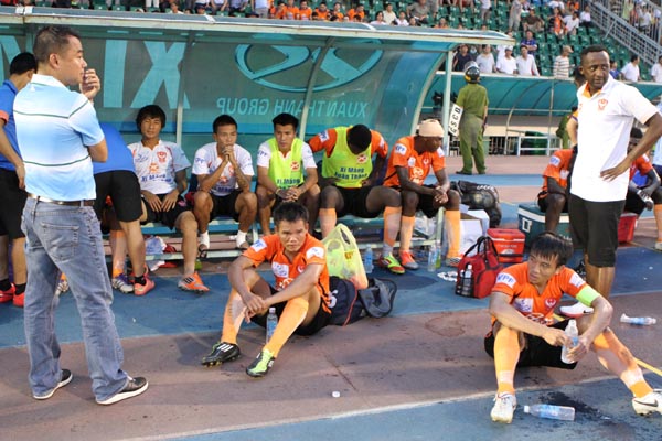 goc-nhin-khac-ve-cuoc-dua-vo-dich-vleague-2012